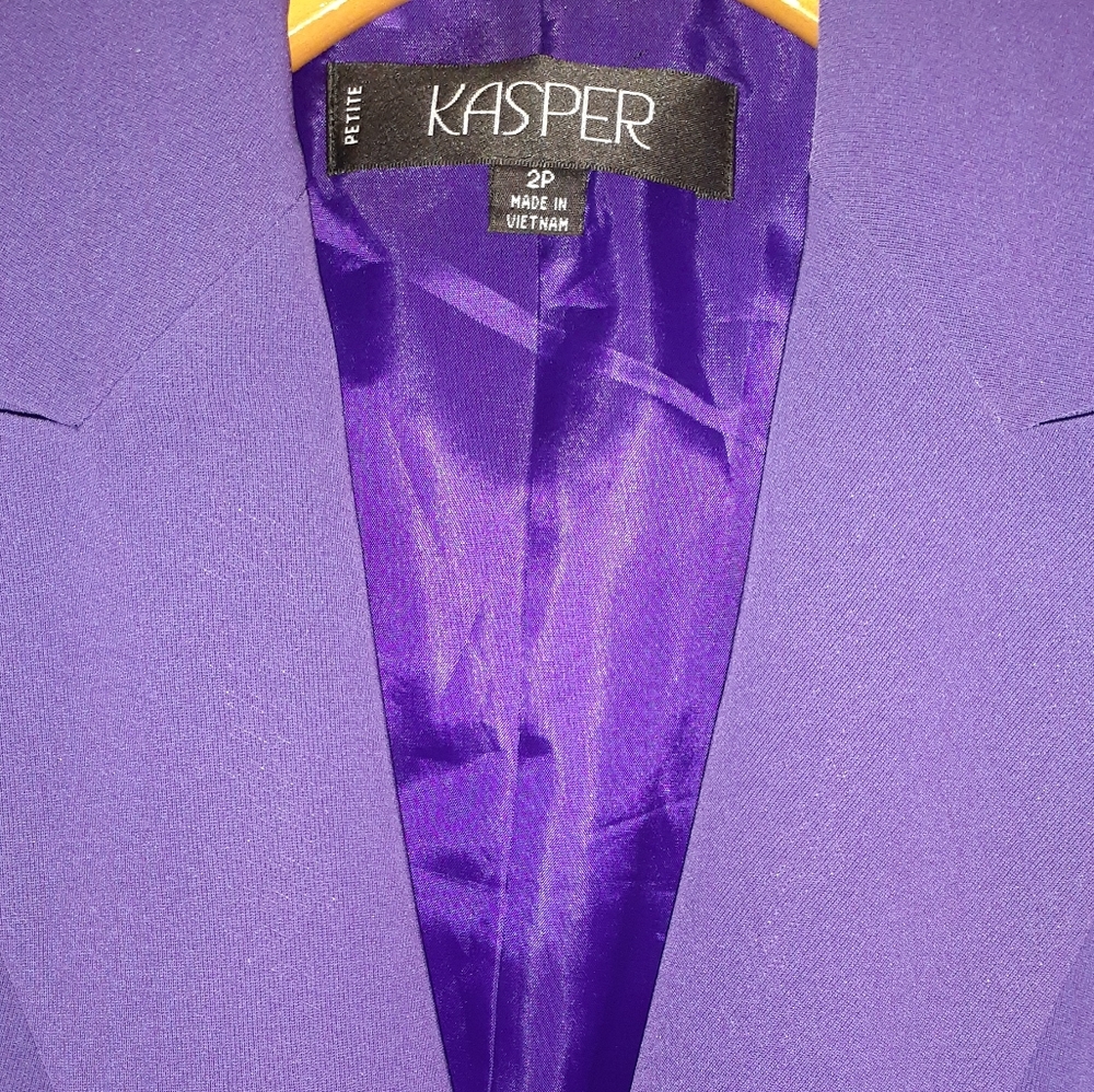 NWOT Beautiful fully lined purple blazer sz 2P